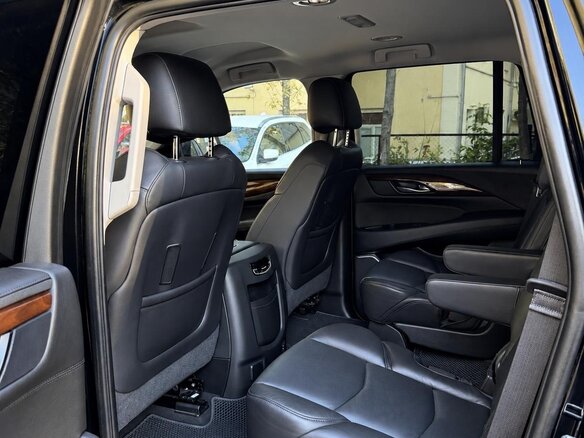 2019 Cadillac Escalade IV, чёрный, 5800000 рублей - вид 9