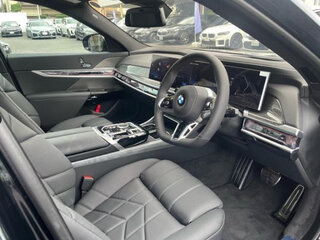 2026 BMW 7 серии 740d xDrive VII (G70), чёрный, 13200000 рублей, вид 5