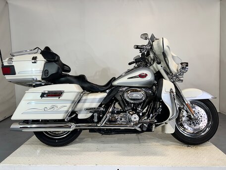 2008 Harley-Davidson Electra Glide, белый, 560000 рублей, вид 1