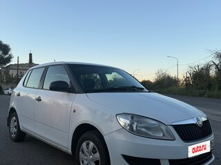 2012 Skoda Fabia II Рестайлинг, белый, 395000 рублей, вид 3