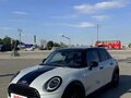 2019 Mini Hatch Cooper III (F55/F56) Рестайлинг, серебристый, 1850000 рублей