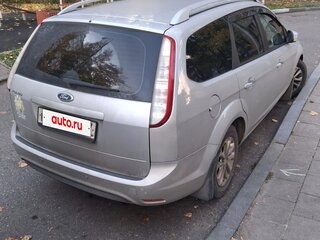 2010 Ford Focus II Рестайлинг, серебристый, 1000000 рублей, вид 3