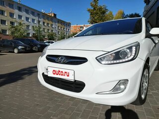 2013 Hyundai Solaris I, белый, 650000 рублей, вид 4
