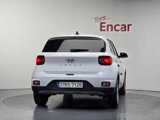 2023 Hyundai Venue I, белый, 1920000 рублей, вид 4