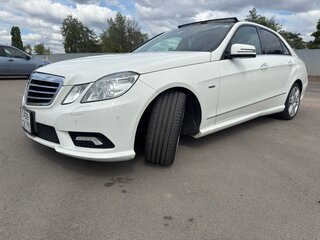 2011 Mercedes-Benz E-Класс 250 5G-Tronic IV (W212, S212, C207), белый, 2000000 рублей, вид 1