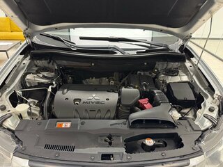 2015 Mitsubishi Outlander III Рестайлинг, серебристый, 1500000 рублей, вид 3
