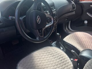2016 Hyundai Solaris I Рестайлинг, серебристый, 1180000 рублей, вид 5
