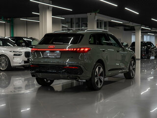 2026 Audi Q5 45 TFSI III (GU), зелёный, 7180000 рублей, вид 5