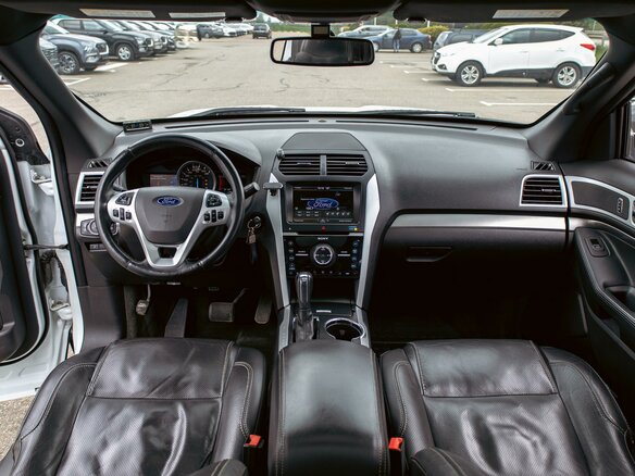 2015 Ford Explorer V, белый, 1435000 рублей - вид 16