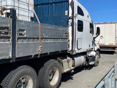 2004 Kenworth T2000, белый, 2500000 рублей, вид 5