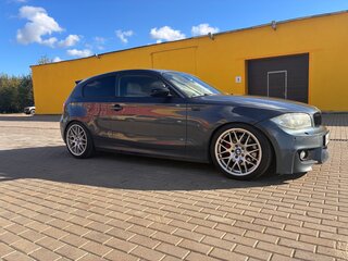 2008 BMW 1 серии 130i I (E81/E82/E87/E88) Рестайлинг, серый, 1200000 рублей, вид 4