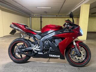 2005 Yamaha YZF-R1, красный, 600000 рублей, вид 1