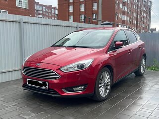 2017 Ford Focus III Рестайлинг, красный, 1385000 рублей, вид 1