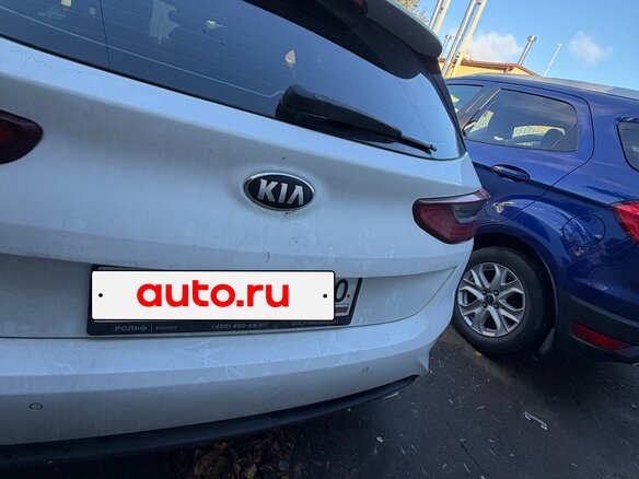 2021 Kia Ceed III, белый, 1600000 рублей - вид 2