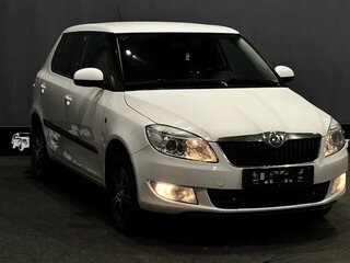 2012 Skoda Fabia II Рестайлинг, белый, 450000 рублей, вид 3