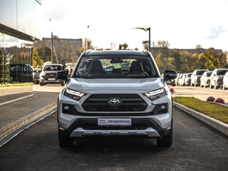 2025 Toyota RAV4 V (XA50), белый, 3823777 рублей, вид 4
