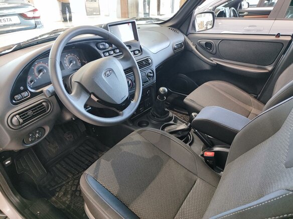 2026 Lada (ВАЗ) Niva Travel I Рестайлинг, серебристый, 1809000 рублей - вид 4