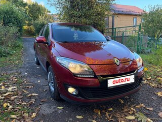 2014 Renault Megane III Рестайлинг, красный, 820000 рублей, вид 4