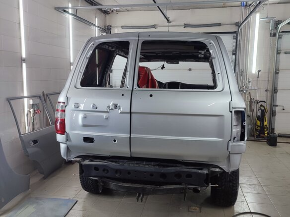 2004 Toyota Land Cruiser 105 100 Series Рестайлинг 1, серебристый - вид 29