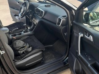 2018 Kia Sportage IV Рестайлинг, чёрный, 1700000 рублей, вид 5