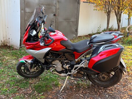 2015 MV Agusta Turismo Veloce 800, красный, 700000 рублей, вид 3