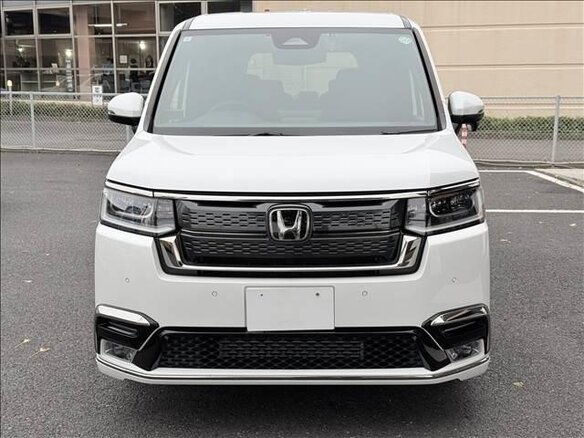 2023 Honda Stepwgn Spada VI, белый, 2325000 рублей - вид 1