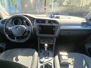 2018 Volkswagen Tiguan II, серебристый, 2850000 рублей, вид 5