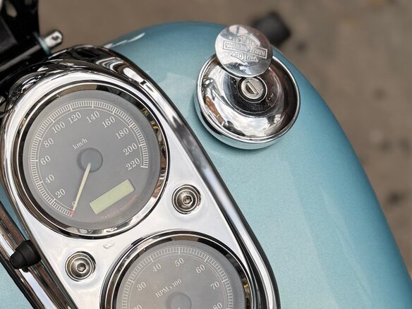 2007 Harley-Davidson Dyna Low Rider, синий, 900000 рублей - вид 8