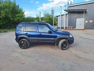2017 Chevrolet Niva I Рестайлинг, синий, 600000 рублей, вид 3