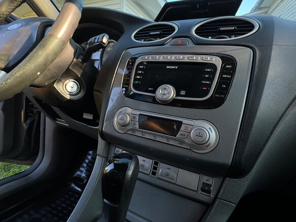 2010 Ford Focus II Рестайлинг, серый - вид 12