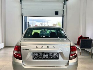 2026 Lada (ВАЗ) Granta I Рестайлинг, серебристый, 1238000 рублей, вид 4