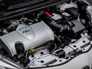 2017 Toyota Vitz III (XP130) Рестайлинг 2, белый, 879000 рублей, вид 3