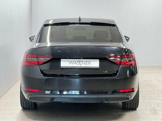 2017 Skoda Superb III, чёрный, 1878000 рублей, вид 4