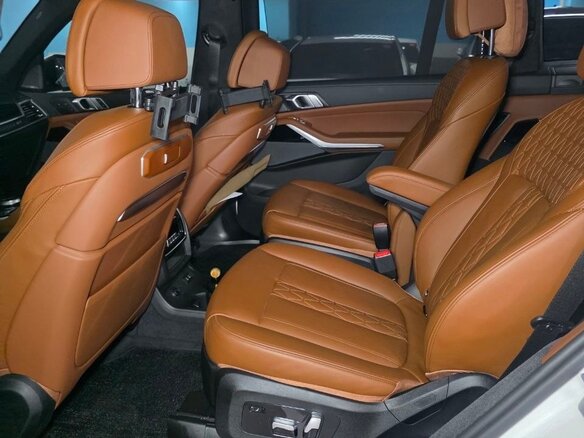 2024 BMW X7 40i I (G07) Рестайлинг, белый - вид 18