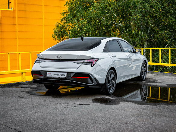 2023 Hyundai Elantra N Line VII (CN7) Рестайлинг, белый, 1920000 рублей - вид 3