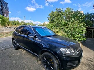 2011 Volkswagen Touareg II, чёрный, 2100000 рублей, вид 2