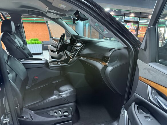 2020 Cadillac Escalade IV, чёрный - вид 16