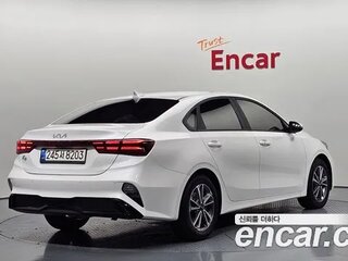 2022 Kia K3 II Рестайлинг, белый, 1947000 рублей, вид 2