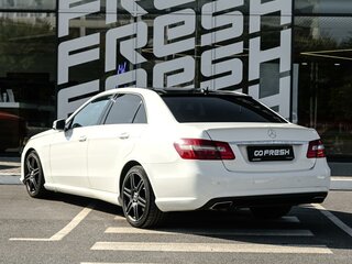 2013 Mercedes-Benz E-Класс 200 7G-Tronic IV (W212, S212, C207), белый, 1369000 рублей, вид 2