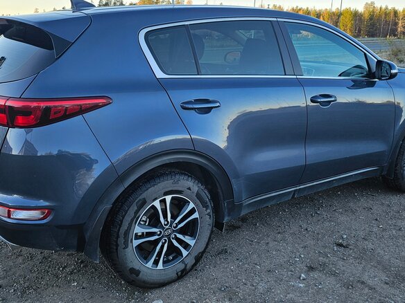 2018 Kia Sportage IV Рестайлинг, синий, 1850000 рублей - вид 4