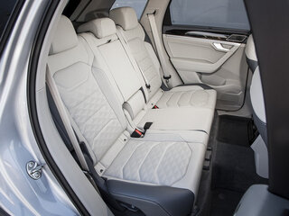 2021 Volkswagen Touareg III, белый, 6950000 рублей, вид 3