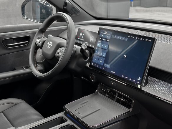 2026 Toyota bZ3X 58.3 kWh, серый, 2980000 рублей - вид 23