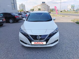 2017 Nissan Leaf II (ZE1), белый, 1850000 рублей, вид 2