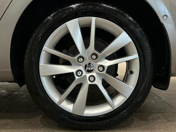 2018 Skoda Octavia III (A7) Рестайлинг, бежевый, 1709000 рублей - вид 8