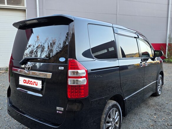 2013 Toyota Noah II (R70), чёрный - вид 5
