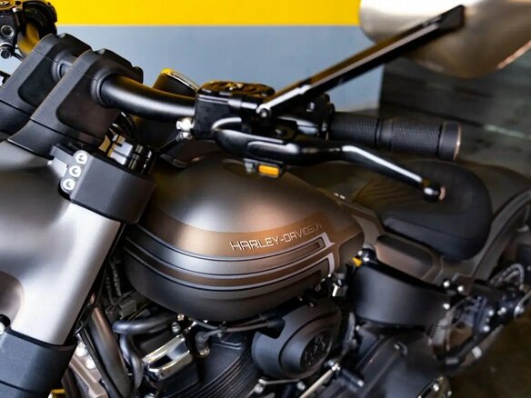 2018 Harley-Davidson Fat Bob, серый, 2750000 рублей - вид 18