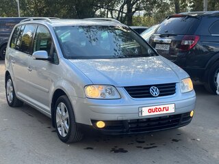 2004 Volkswagen Touran I, белый, 680000 рублей, вид 3