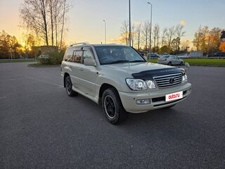 2004 Toyota Land Cruiser Cygnus 100 Series Рестайлинг 1, белый, 2000000 рублей, вид 3