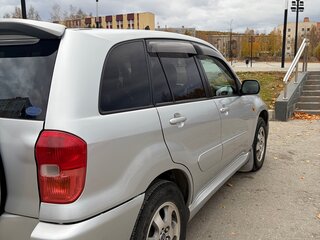 2002 Toyota RAV4 II (XA20), серебристый, 600000 рублей, вид 3