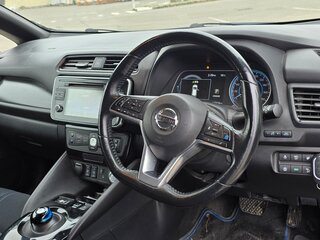 2018 Nissan Leaf II (ZE1), белый, 1590000 рублей, вид 4